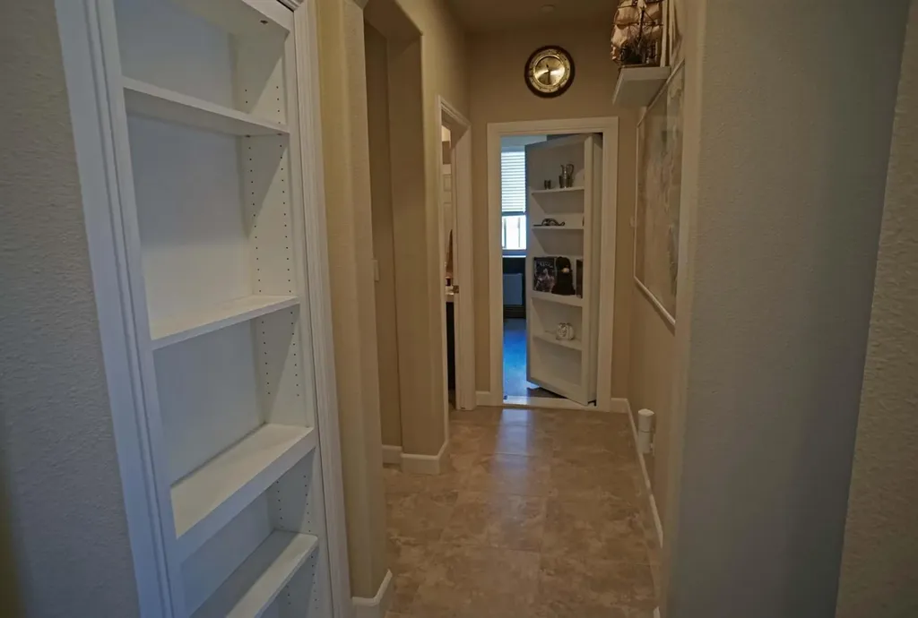 988 Blackwood Avenue Clovis CA 93619