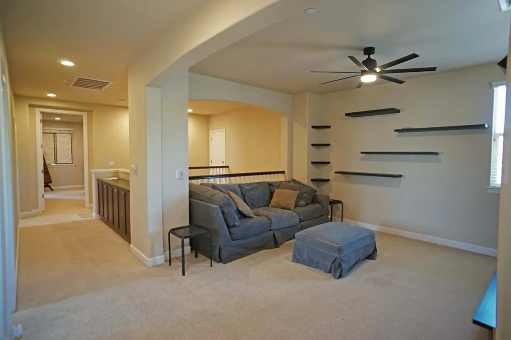 988 Blackwood Avenue Clovis CA 93619