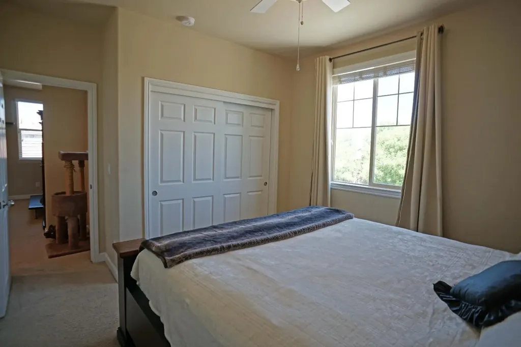 988 Blackwood Avenue Clovis CA 93619