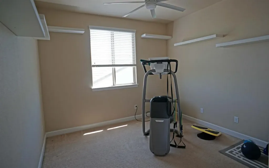 988 Blackwood Avenue Clovis CA 93619