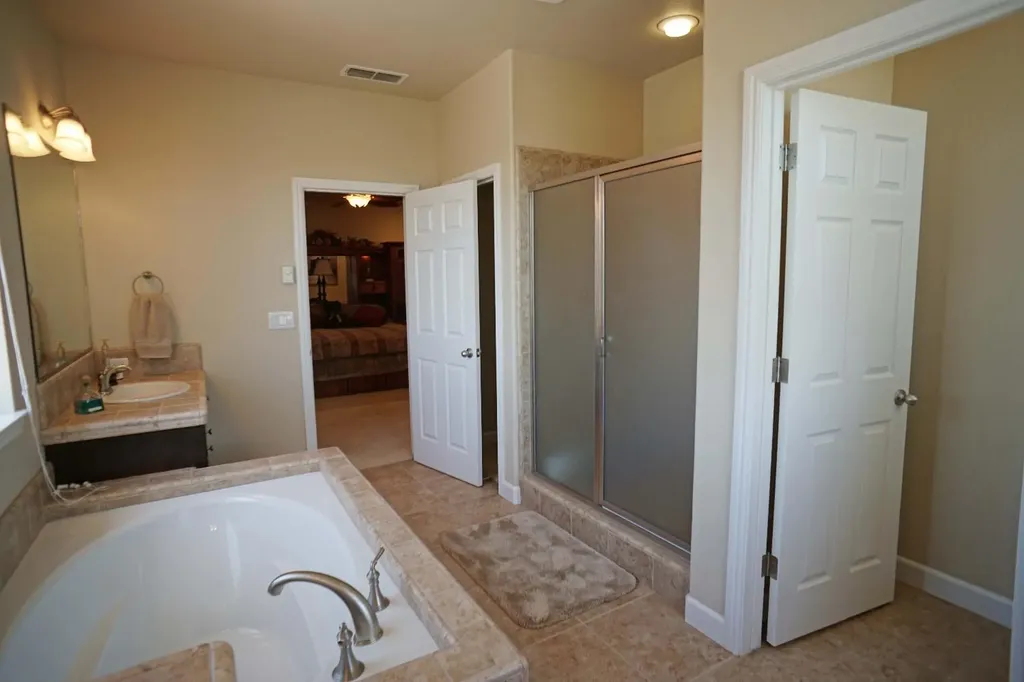 988 Blackwood Avenue Clovis CA 93619