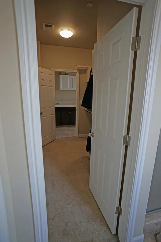 988 Blackwood Avenue Clovis CA 93619