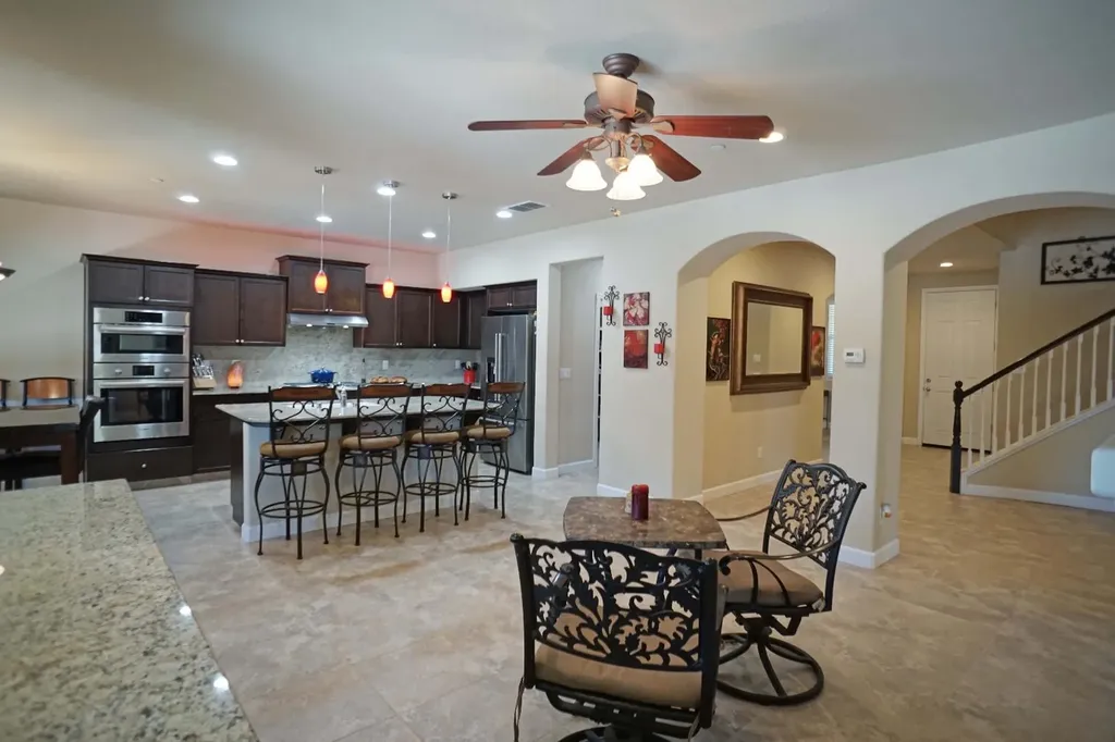 988 Blackwood Avenue Clovis CA 93619