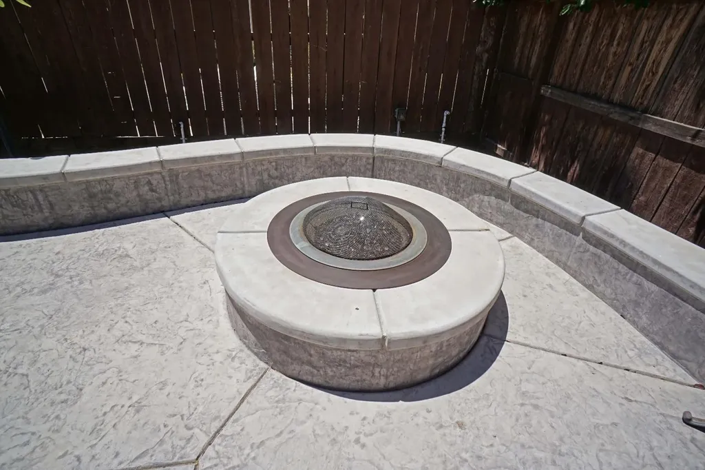 988 Blackwood Avenue Clovis CA 93619