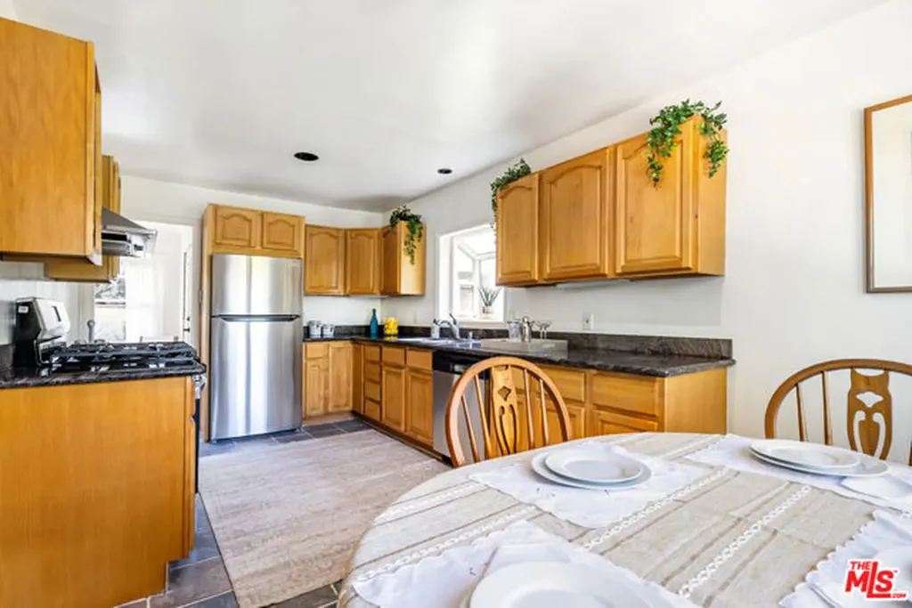 8041 Greenly Drive Oakland CA 94605