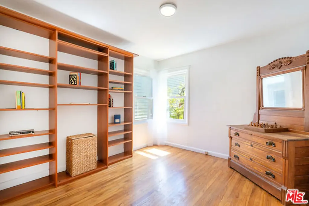 8041 Greenly Drive Oakland CA 94605