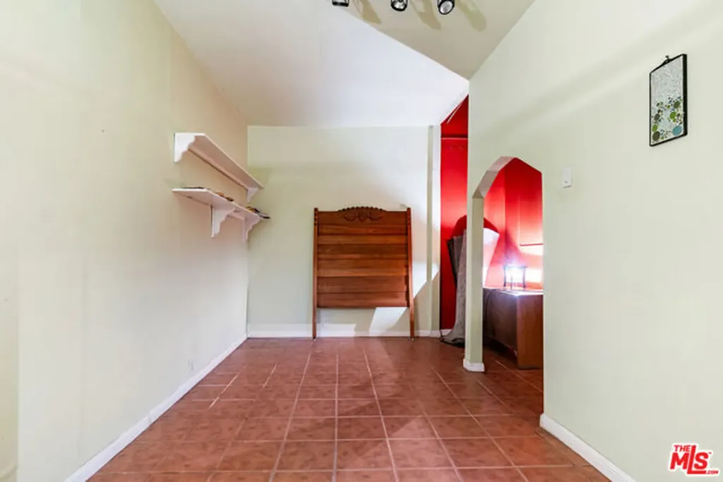 8041 Greenly Drive Oakland CA 94605
