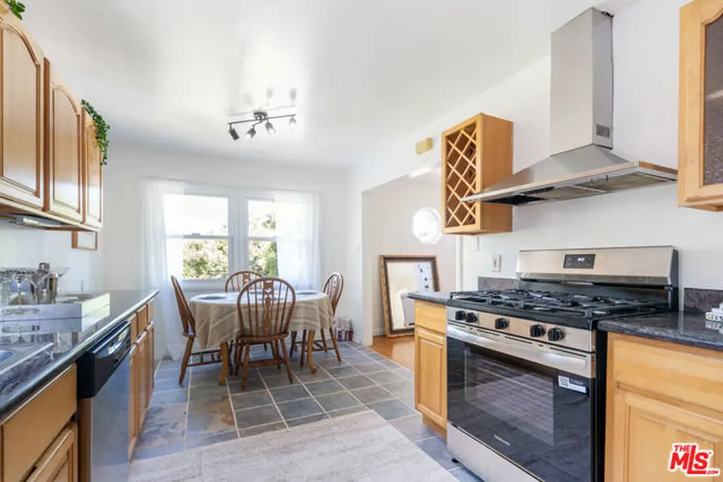 8041 Greenly Drive Oakland CA 94605