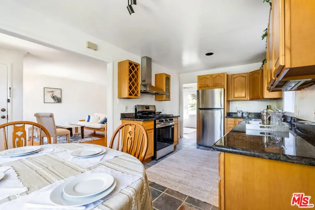 8041 Greenly Drive Oakland CA 94605