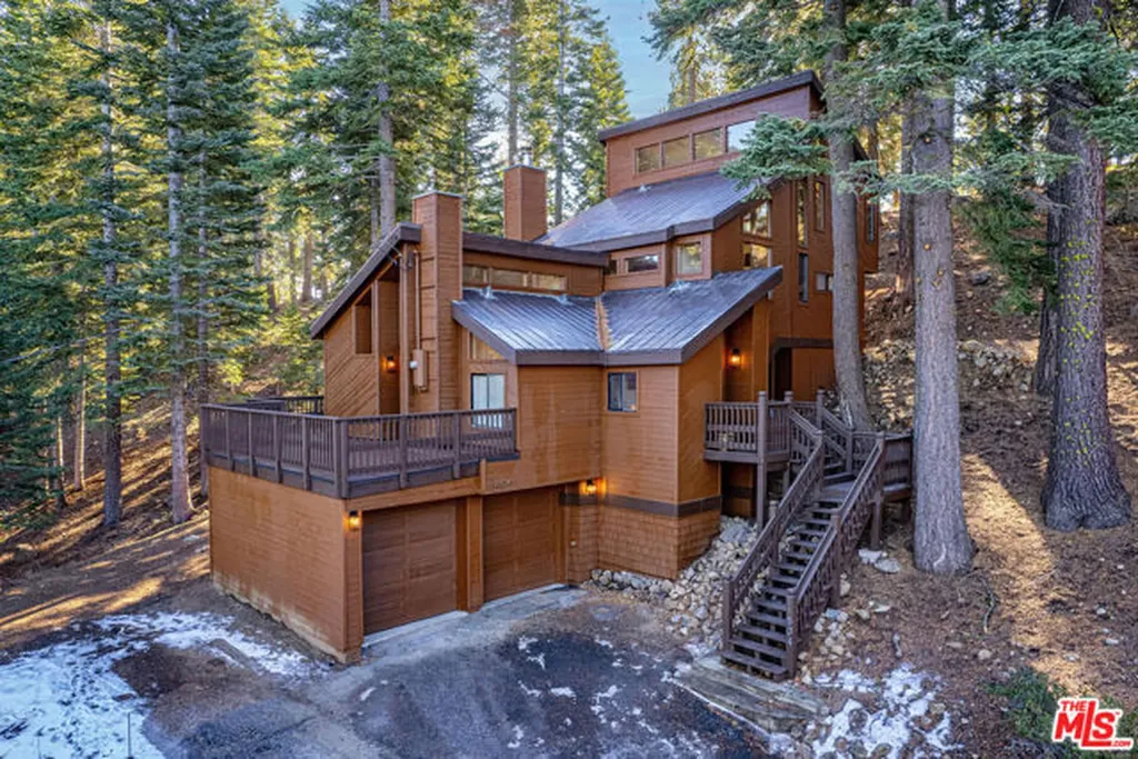 11504 Skislope Way Truckee CA 96161