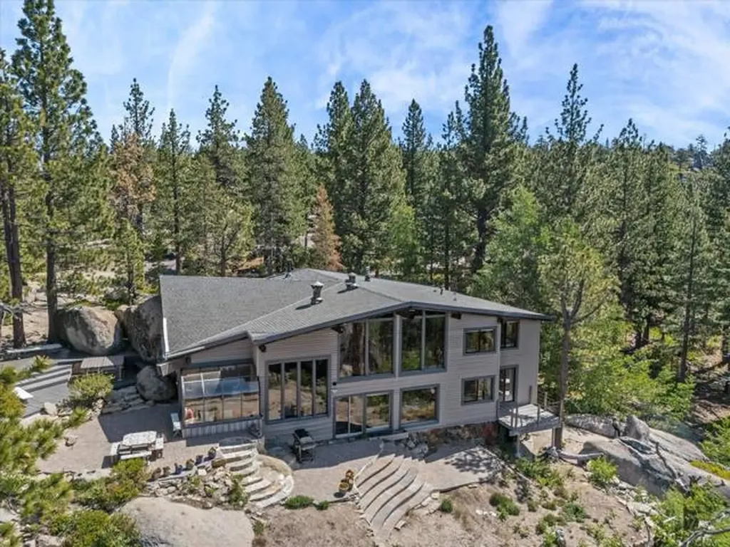 1082 Mountain Canary Drive South Lake Tahoe CA 96150