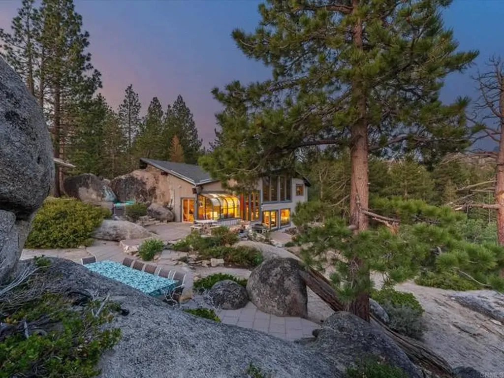1082 Mountain Canary Drive South Lake Tahoe CA 96150