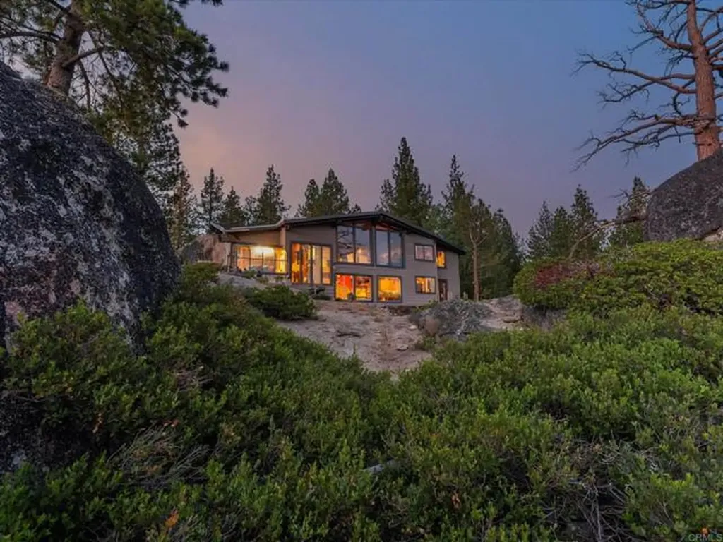 1082 Mountain Canary Drive South Lake Tahoe CA 96150