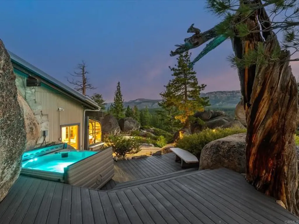 1082 Mountain Canary Drive South Lake Tahoe CA 96150