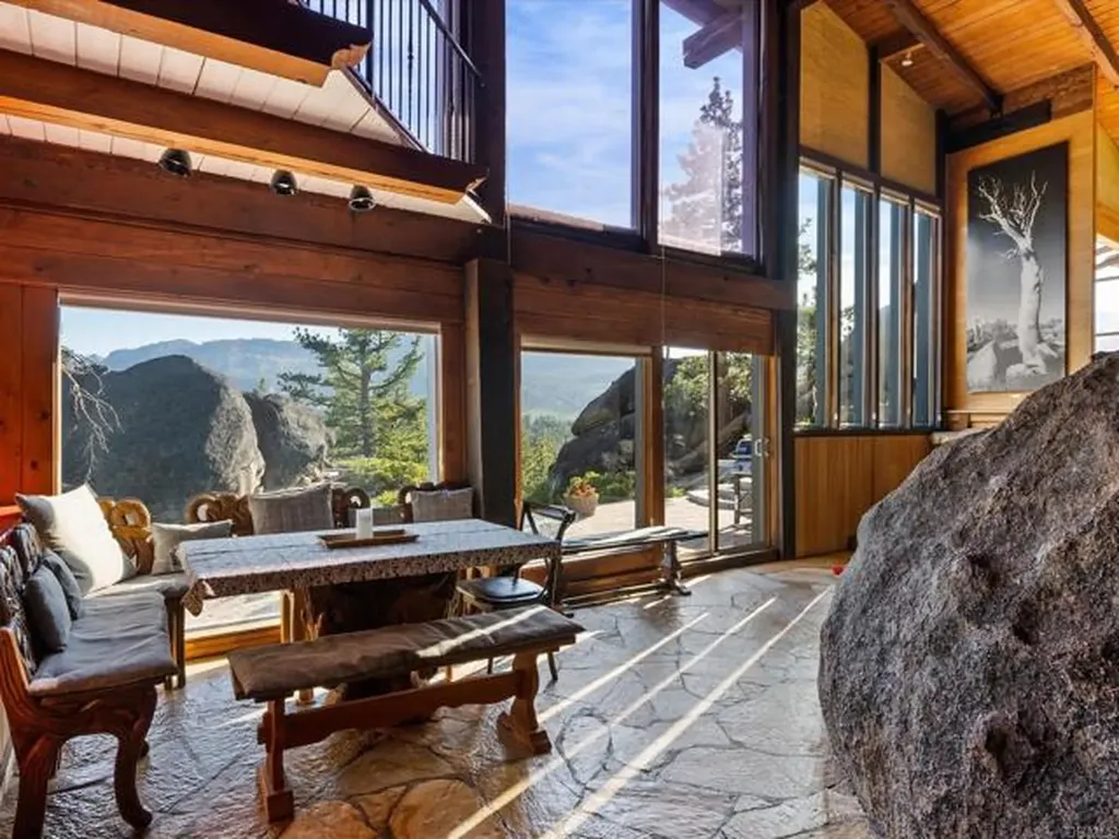 1082 Mountain Canary Drive South Lake Tahoe CA 96150