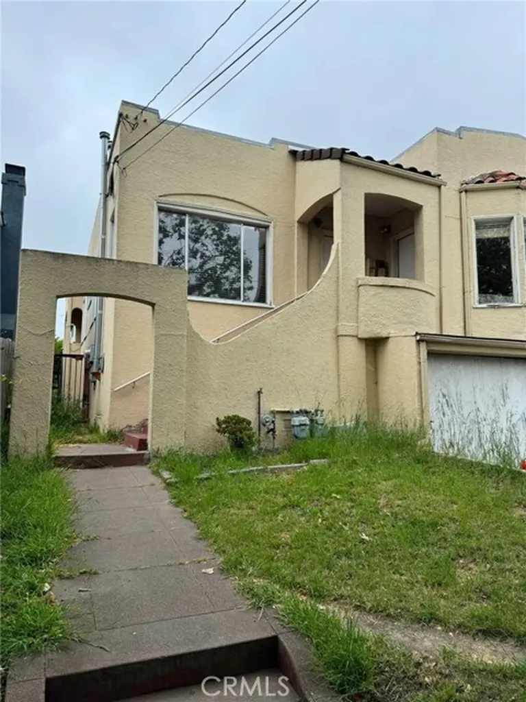 2123 High Oakland CA 94601