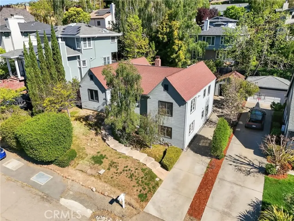 938 Leo Oakland CA 94611