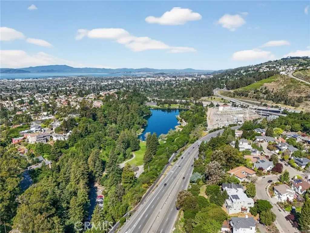 938 Leo Oakland CA 94611