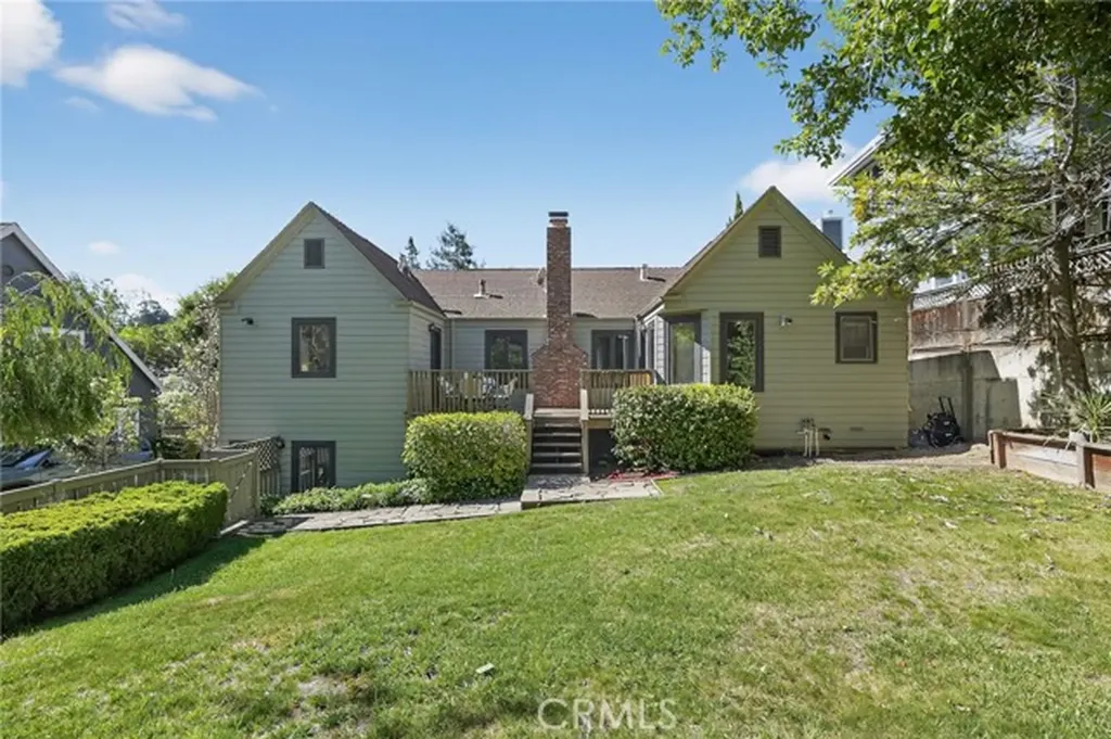 938 Leo Oakland CA 94611