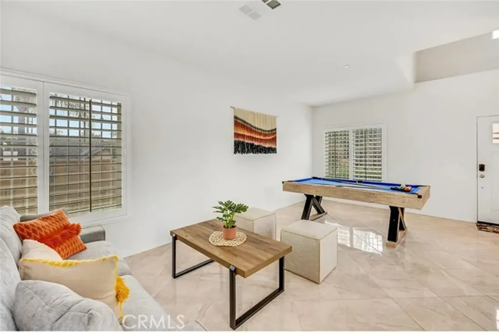 10995 Coalinga Avenue Montclair CA 91763