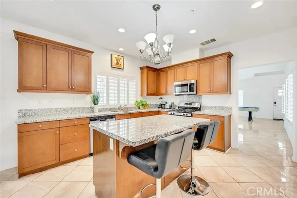 10995 Coalinga Avenue Montclair CA 91763