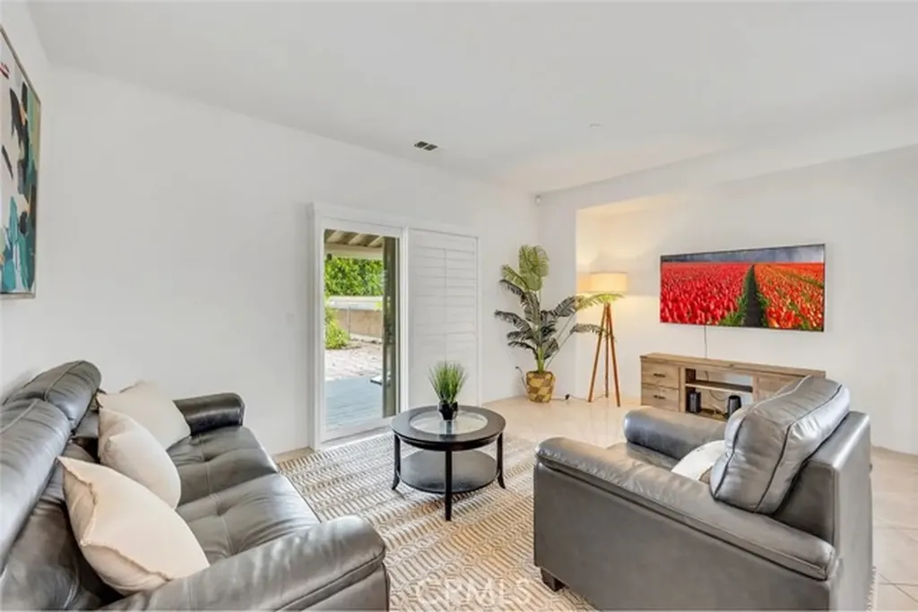 10995 Coalinga Avenue Montclair CA 91763