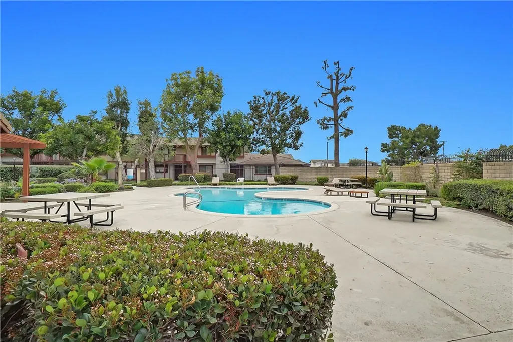 10978 Buckingham Way Montclair CA 91763