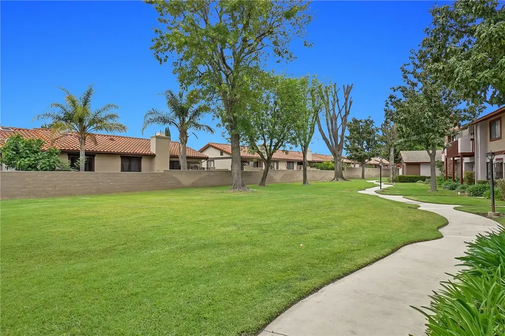 10978 Buckingham Way Montclair CA 91763