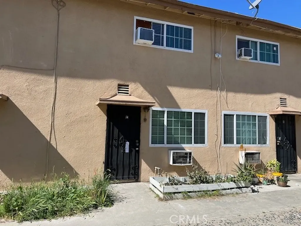 4594 Bandera Montclair CA 91763
