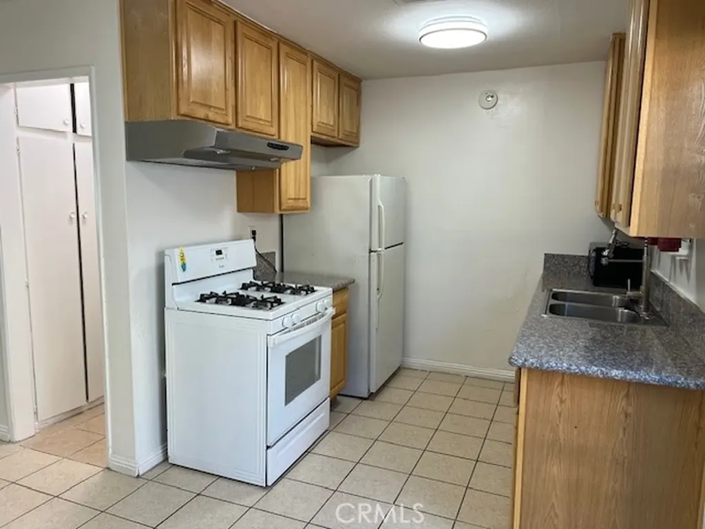 4594 Bandera Montclair CA 91763
