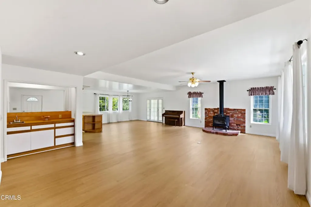 15811 Calle El Capitan Green Valley CA 91390