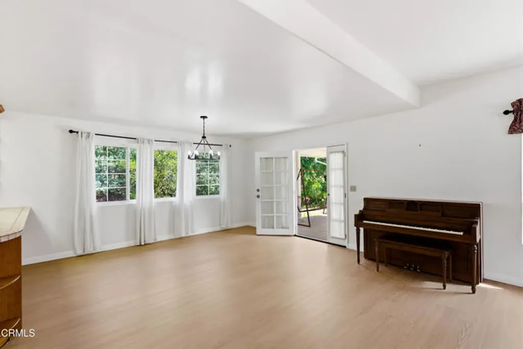 15811 Calle El Capitan Green Valley CA 91390