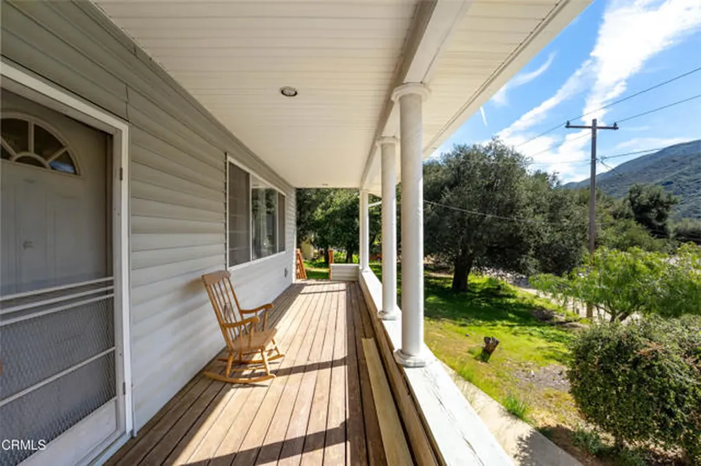 15811 Calle El Capitan Green Valley CA 91390