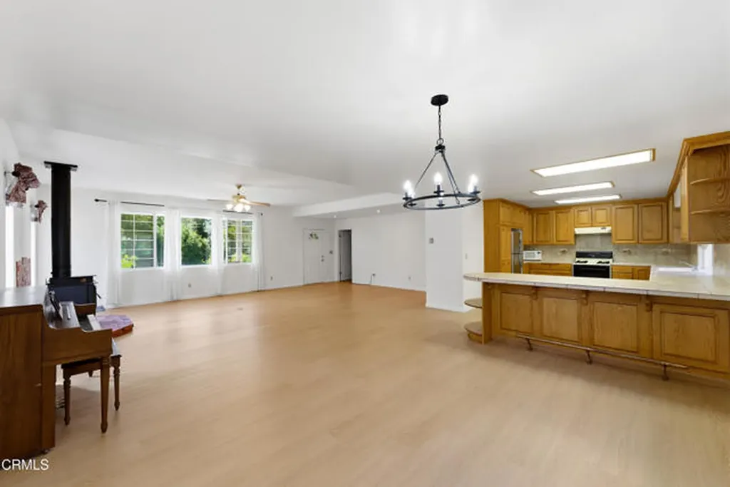 15811 Calle El Capitan Green Valley CA 91390