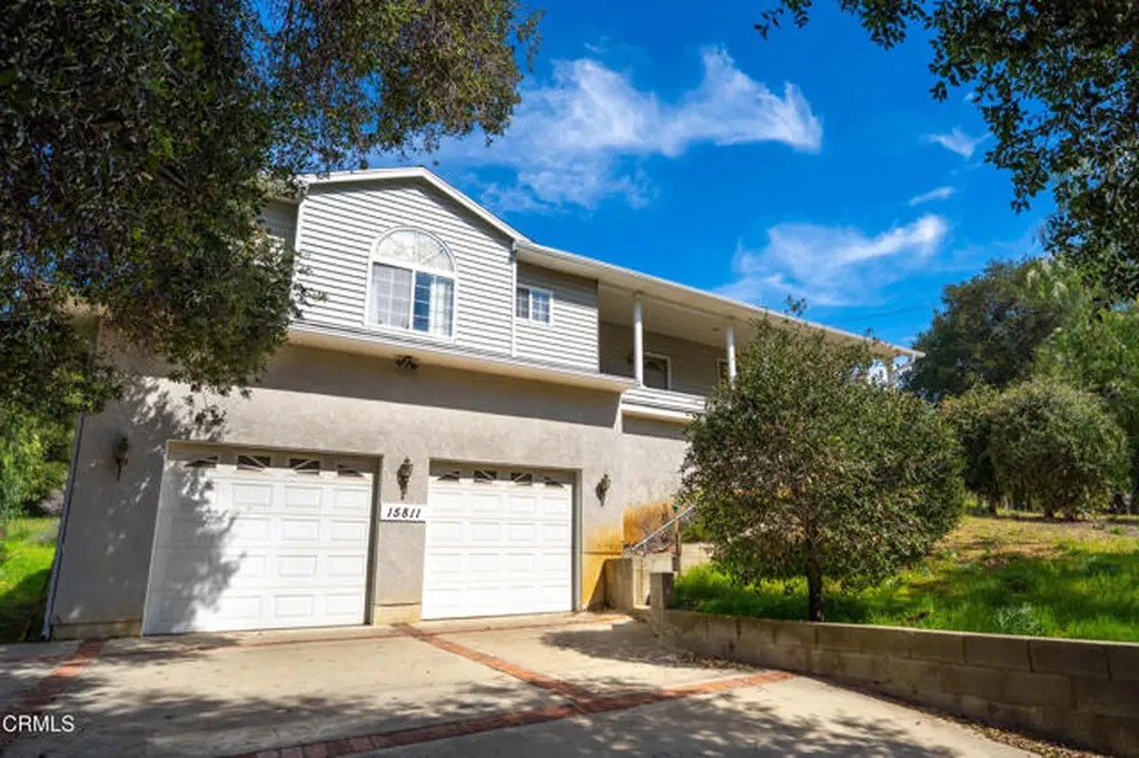 15811 Calle El Capitan Green Valley CA 91390