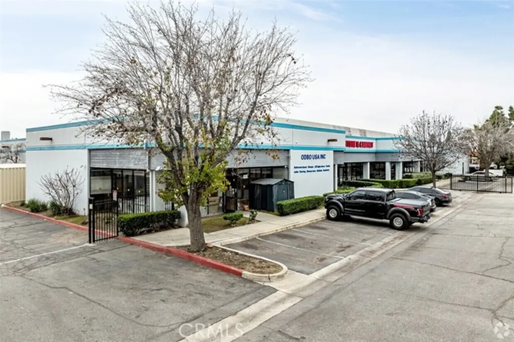 5407 Holt Boulevard Montclair CA 91763