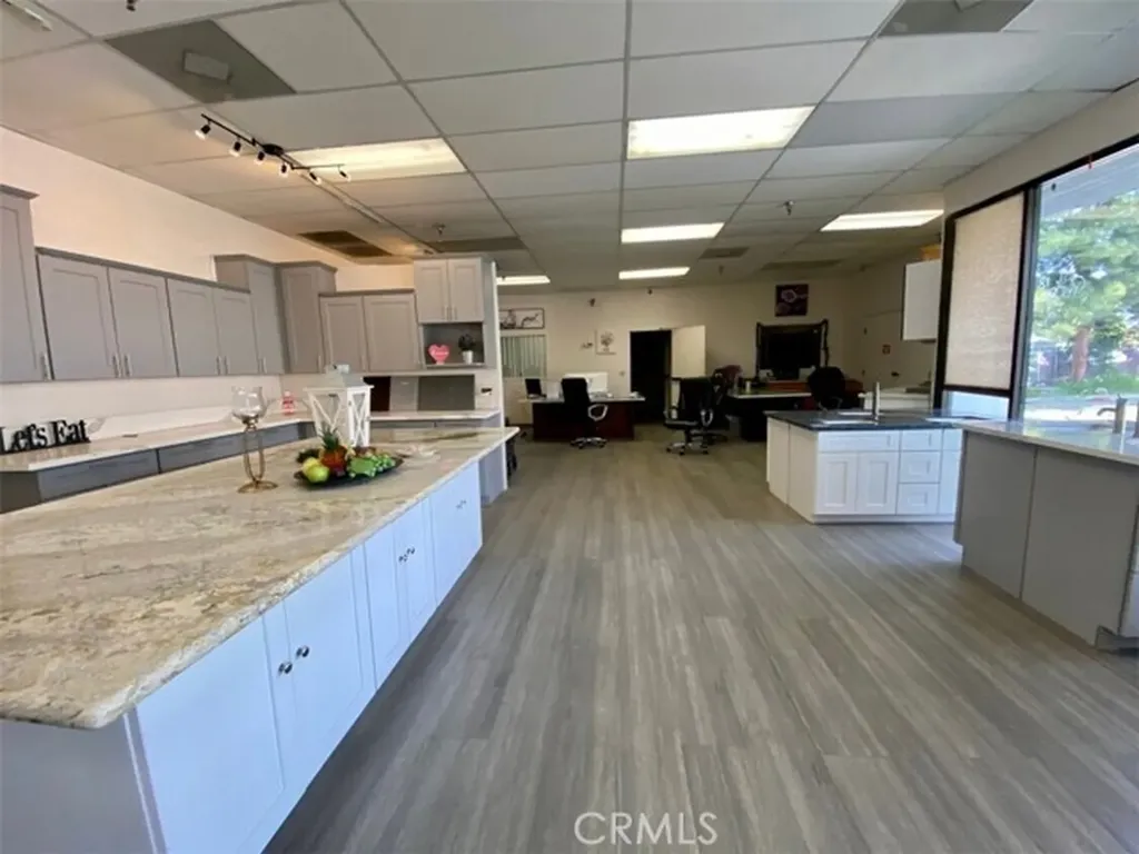 5407 Holt Boulevard Montclair CA 91763