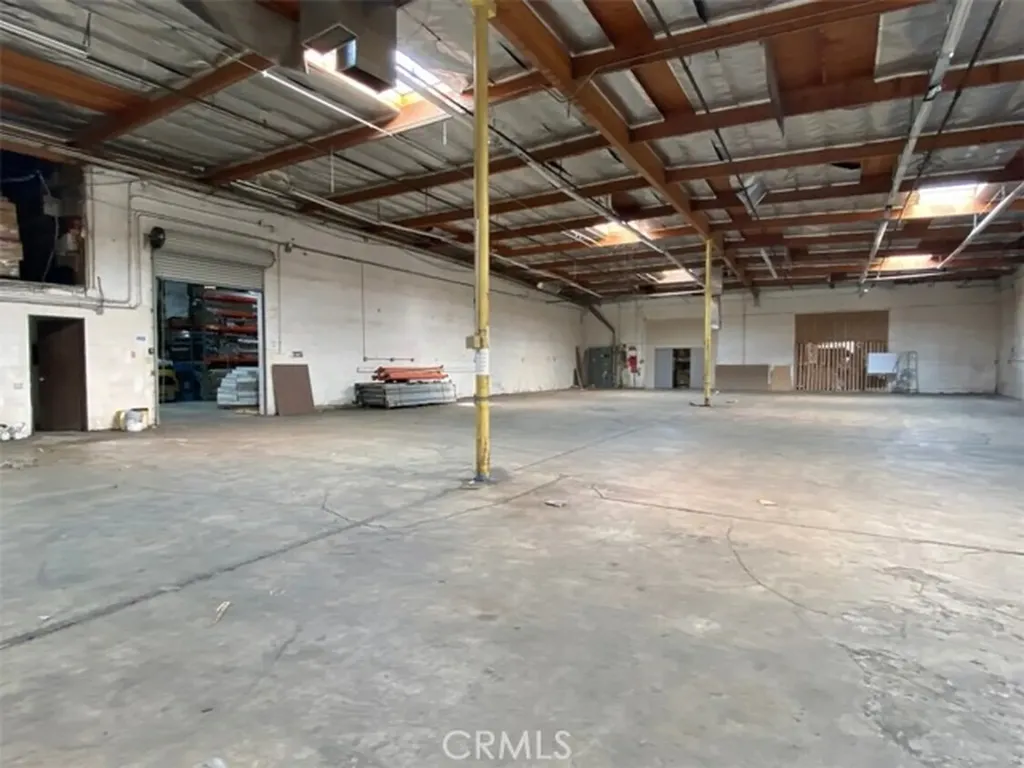 5407 Holt Boulevard Montclair CA 91763