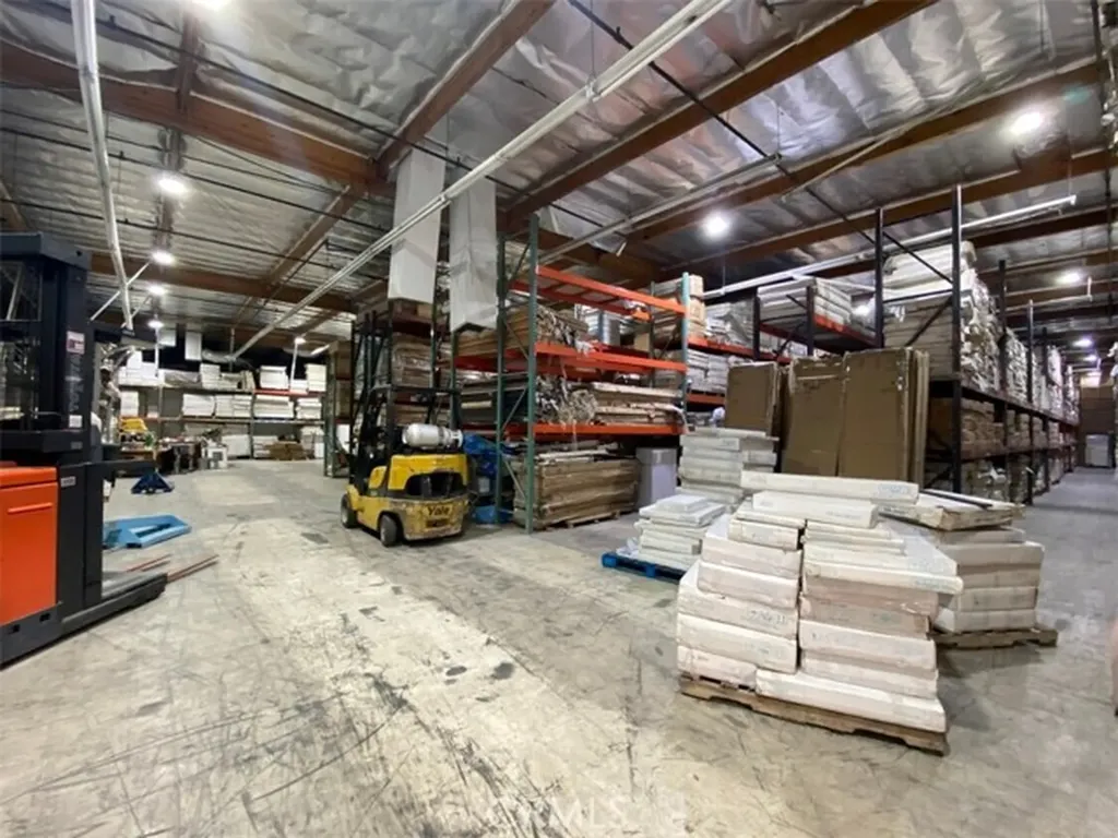 5407 Holt Boulevard Montclair CA 91763