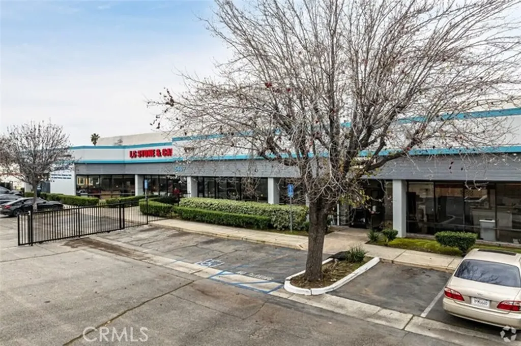 5407 Holt Boulevard Montclair CA 91763