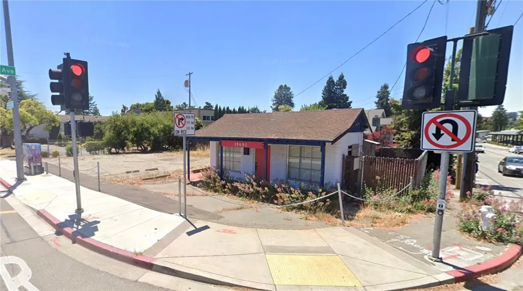 19693 Redwood Road Castro Valley CA 94546