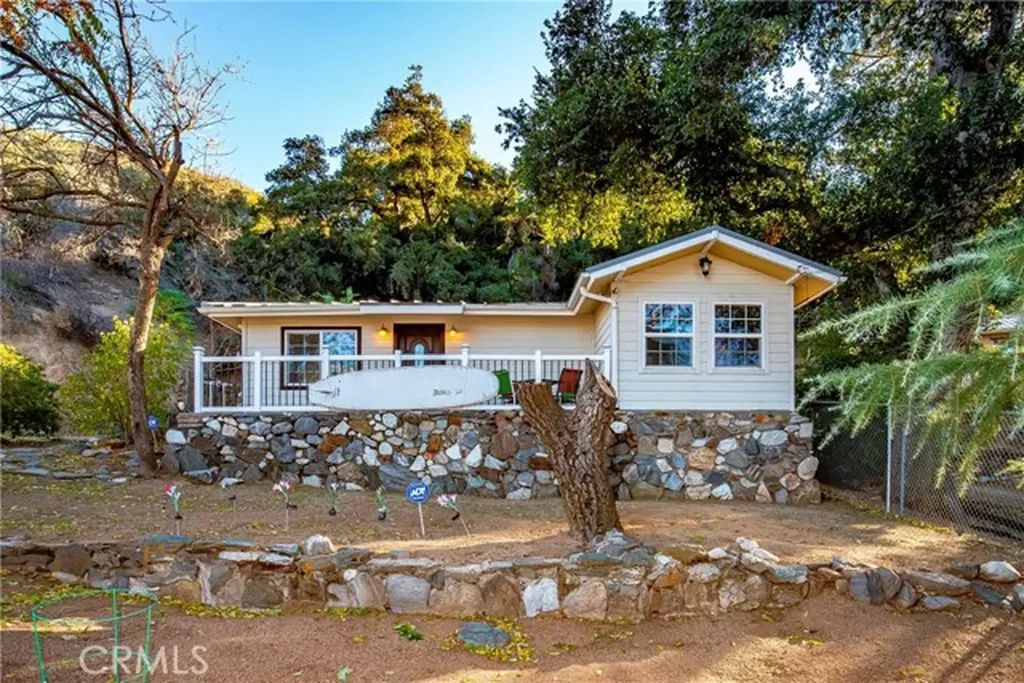 39100 Calle Essencial Green Valley CA 91390