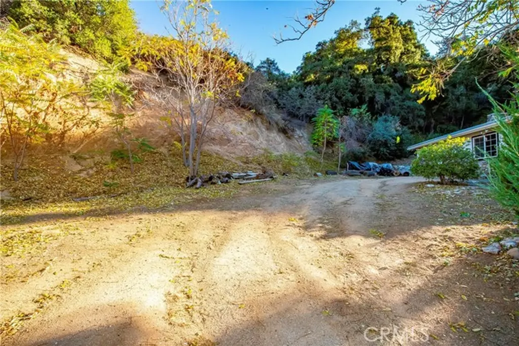 39100 Calle Essencial Green Valley CA 91390