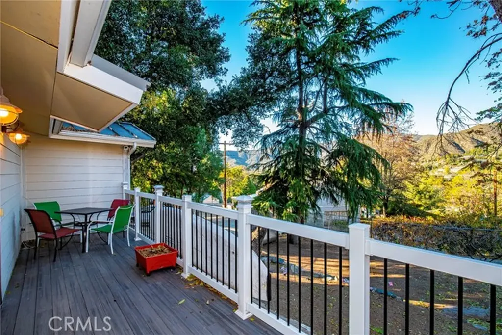 39100 Calle Essencial Green Valley CA 91390