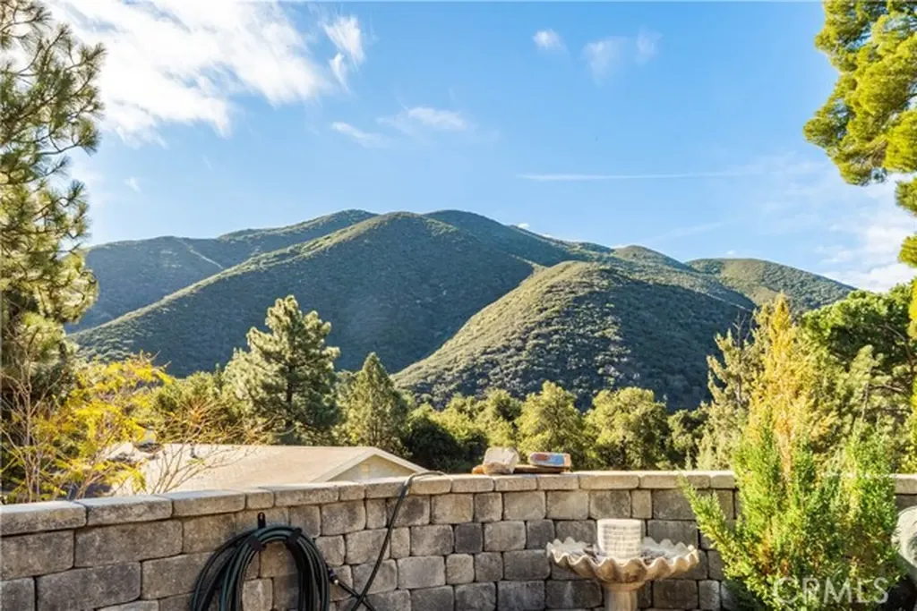 16029 Calle Hermosa Green Valley CA 91390