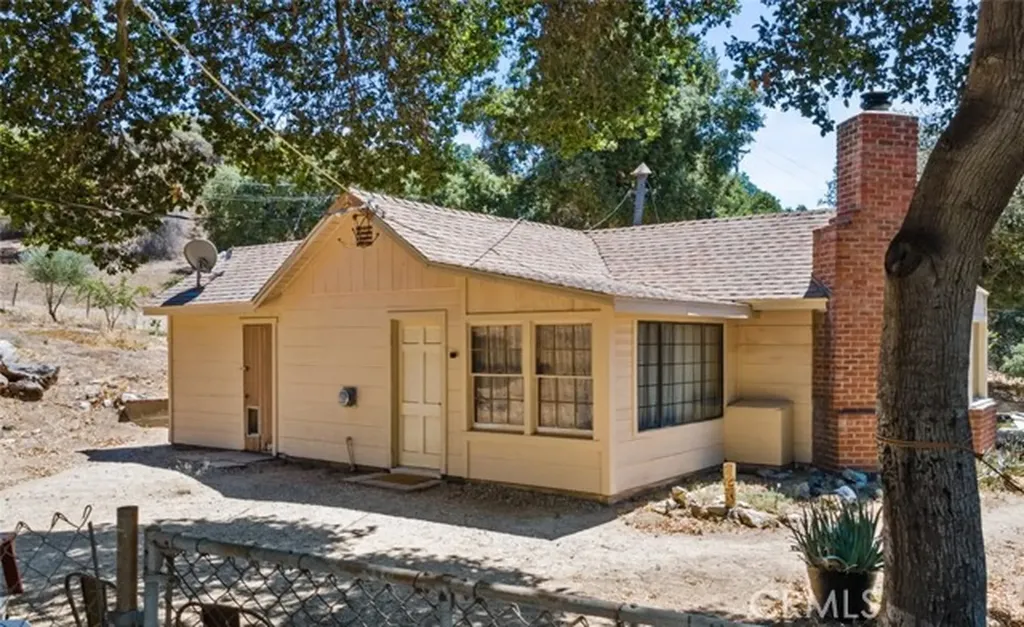 39813 Calle Carona Green Valley CA 91390