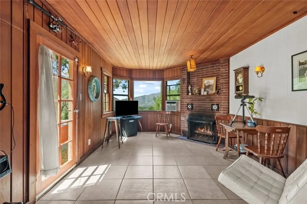 39813 Calle Carona Green Valley CA 91390