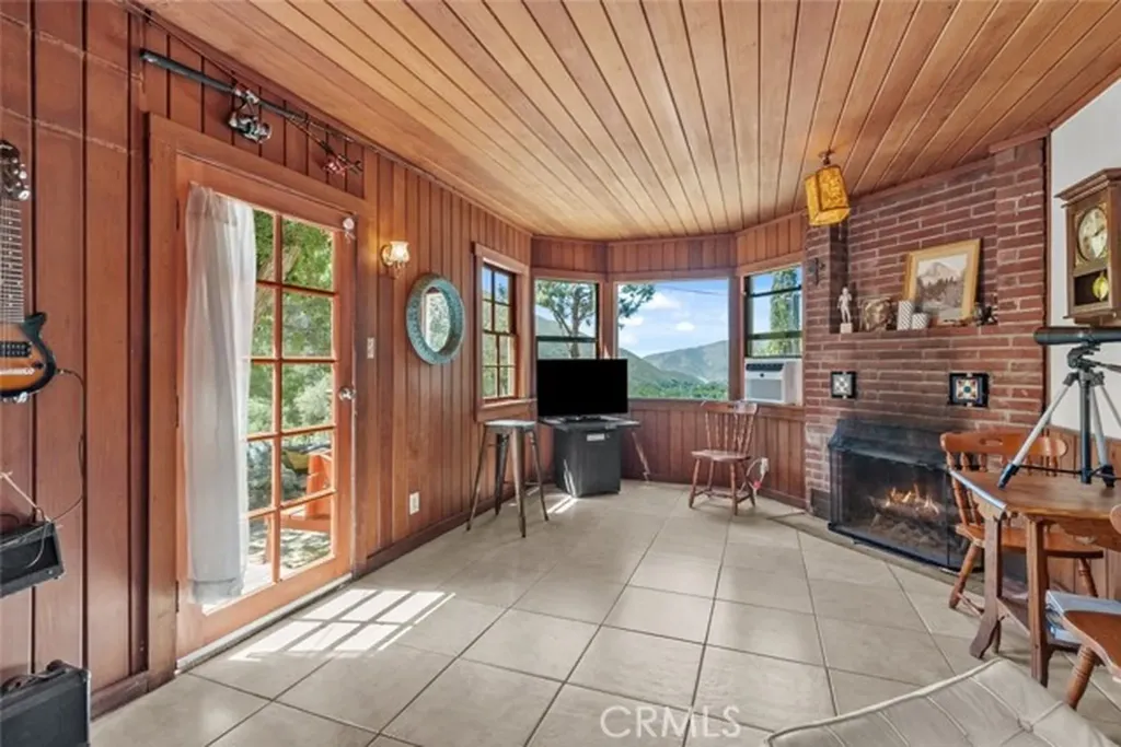 39813 Calle Carona Green Valley CA 91390