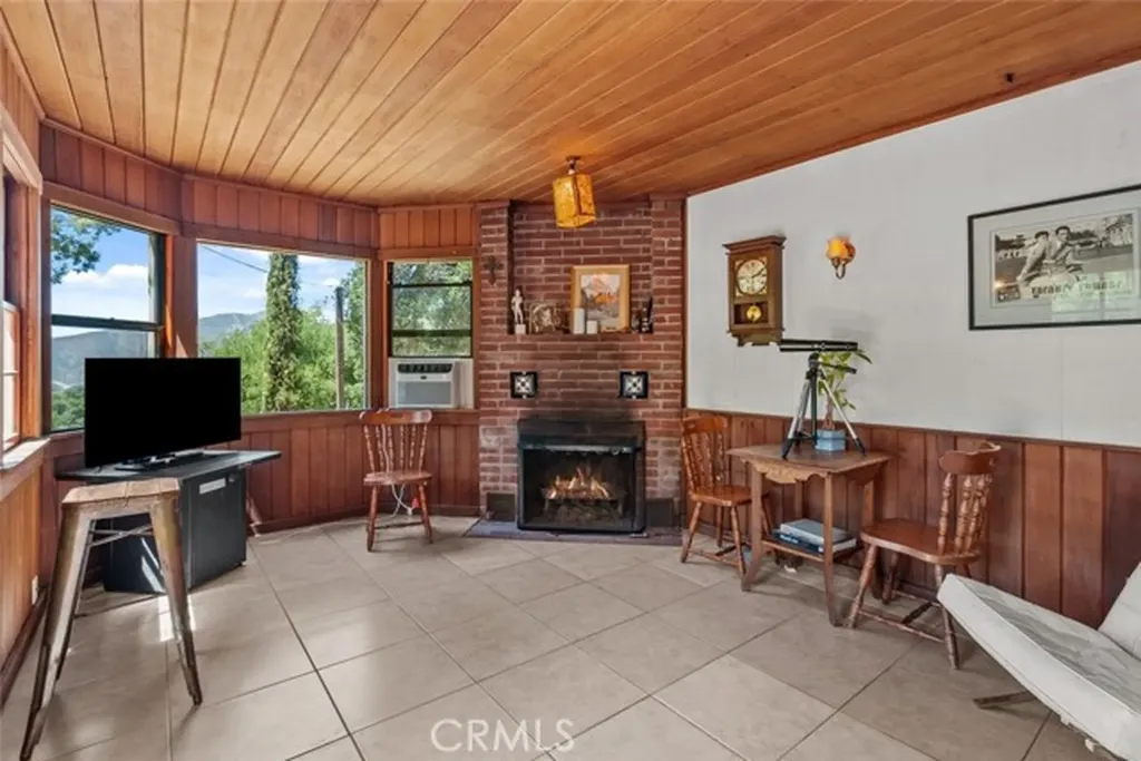 39813 Calle Carona Green Valley CA 91390