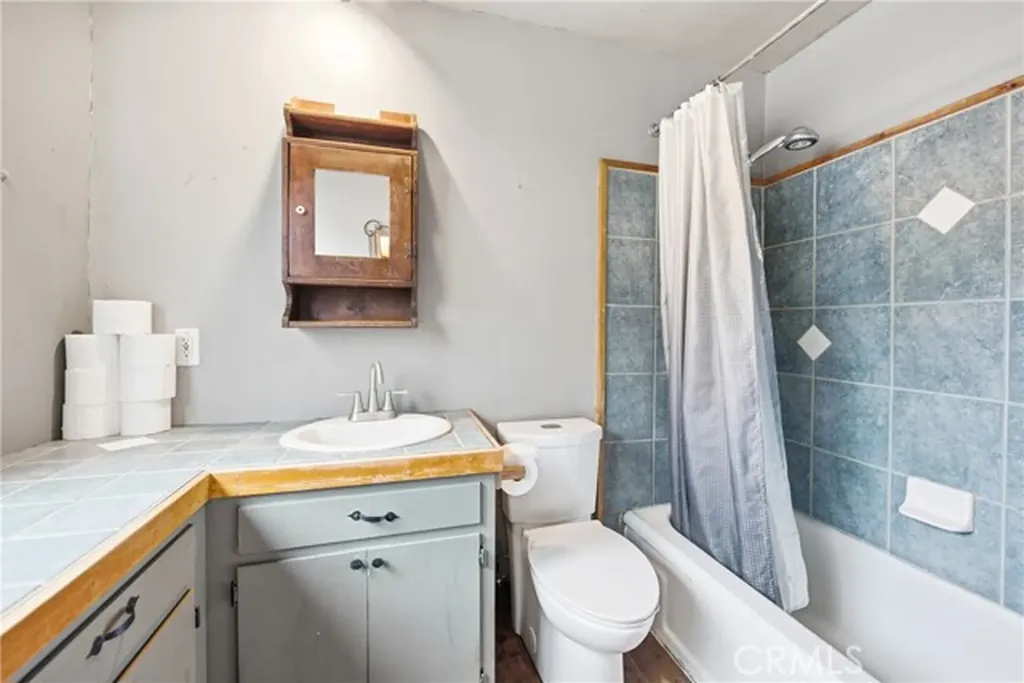 39608 Calle Cascada Green Valley CA 91390